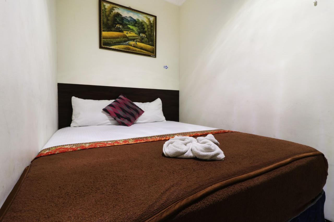 Hotel Bantal Guling Pasar Baru à Bandung Extérieur photo