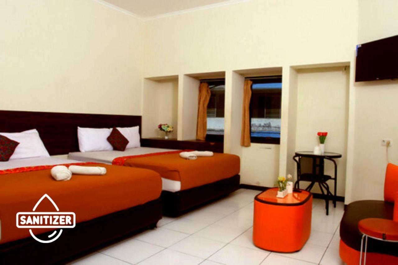 Hotel Bantal Guling Pasar Baru à Bandung Extérieur photo